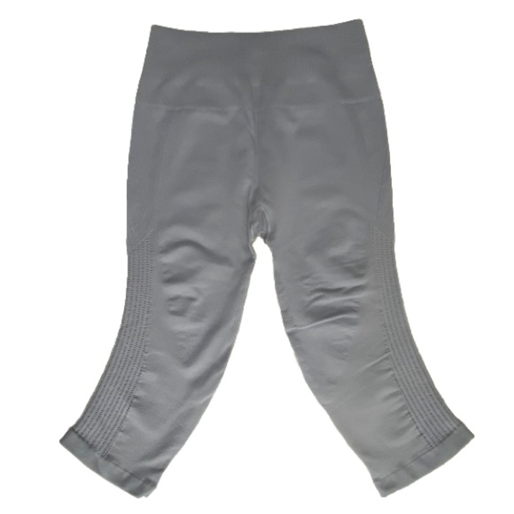 Lululemon Capri Leggings Womens size 6 Gray In The Flow Athletic Athleisure Pant
